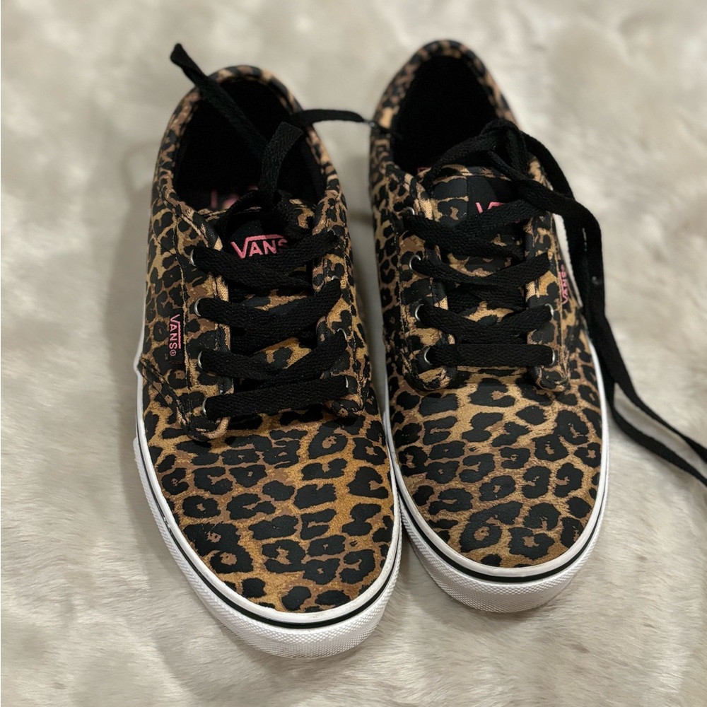 Vans sz 4. Kids good condition leopard